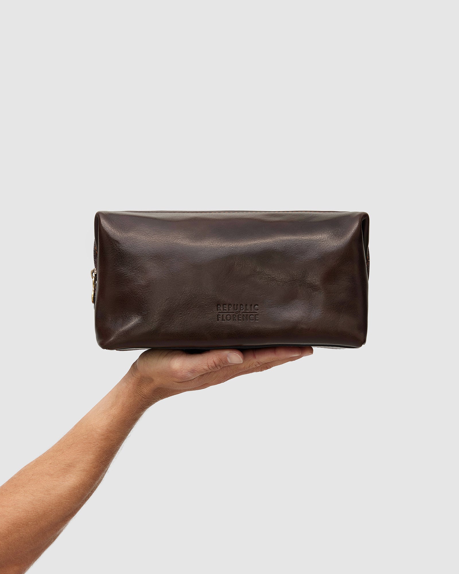 The Grand dopp kit Chocolate - Leather Large Toilet Bag