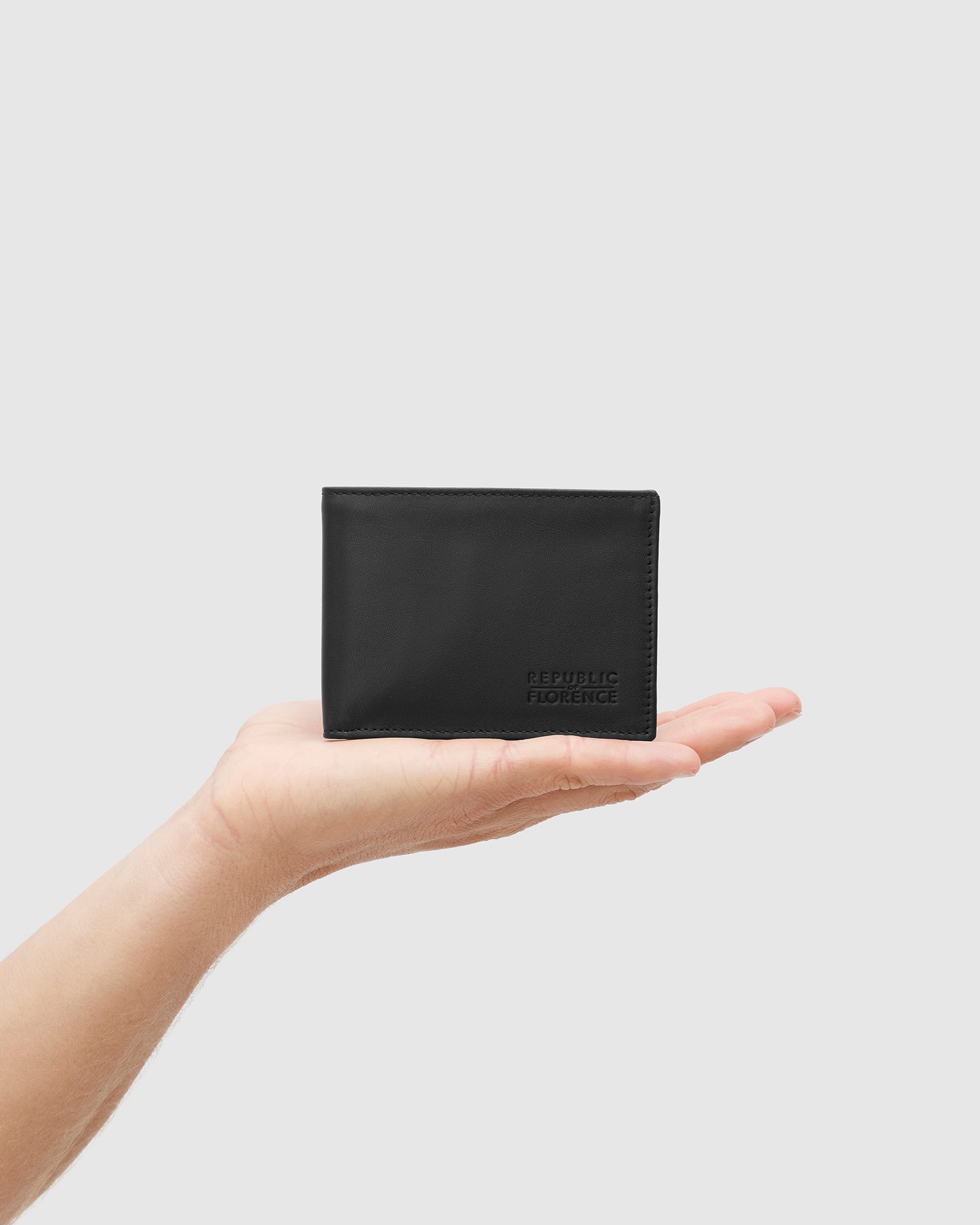 Vivaldi Black- Small and Minimalist Bifold Leather Wallet